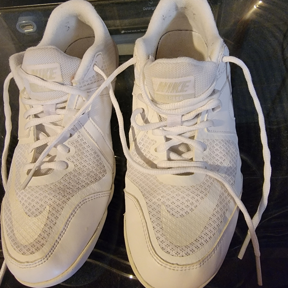 Nike cheer shoes
